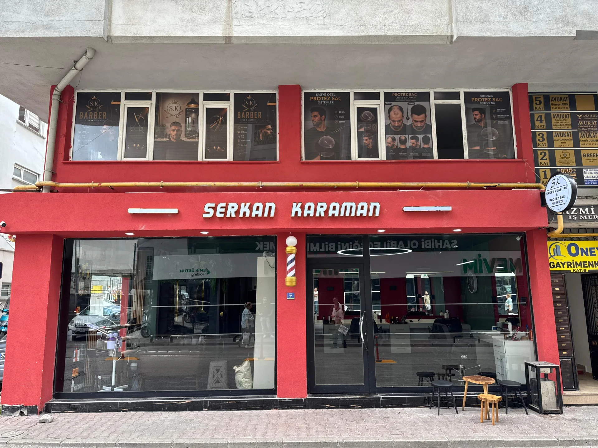 Serkan Karaman Kuaför Salonu dış cephesi